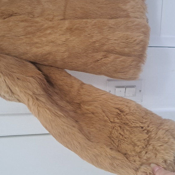 Beautiful Fake Fur Coat Medium - Picture 8 of 8